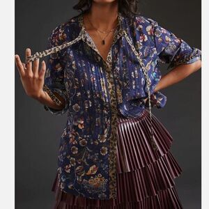 Women Anthropologie Pilcro Ladder Lace Floral Tunic Blouse in Navy Blue Small